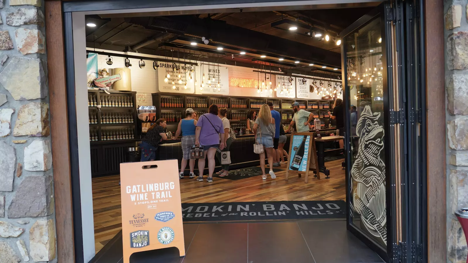smokin banjo winery in Gatlinburg tennessee