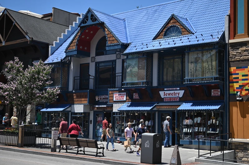 exploring the gatlinburg strip is one of the best things to do in Gatlinburg for adults